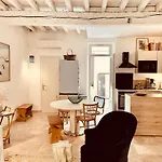 L\'Impasse Maison Arenes Arles