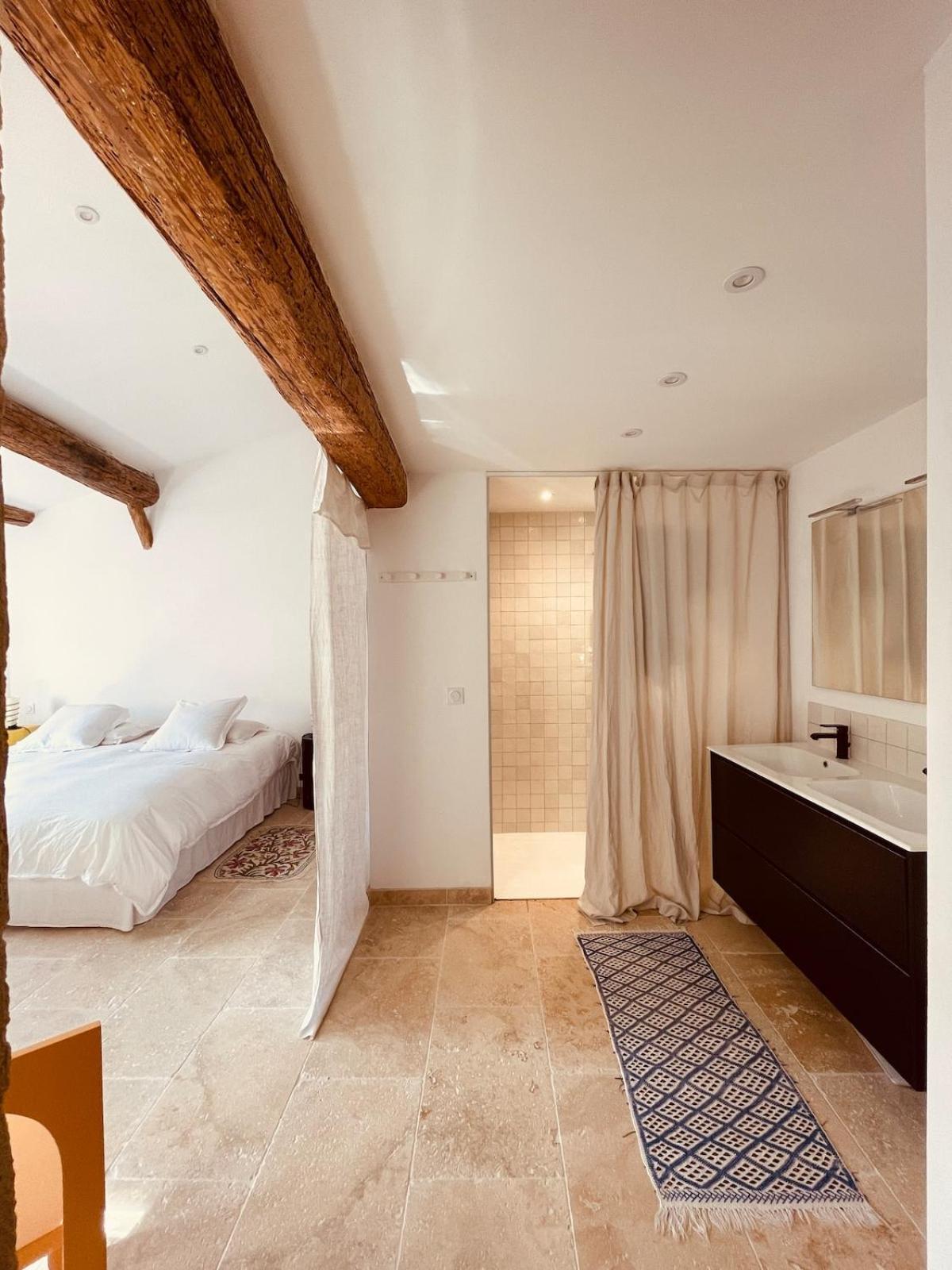 L'impasse Maison Arenes Ferienhaus